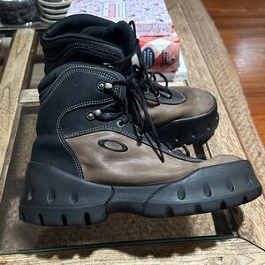 Oakley Men's Vintage Pit 2000 Black and Brown Boots
